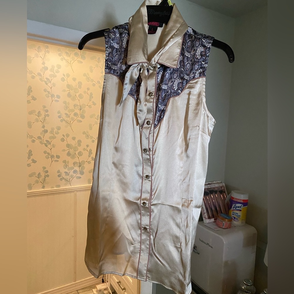 Western shirt. Size large silky pearl snap shirt with neck tie.